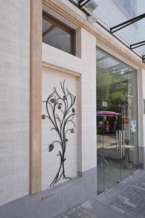 Hotel Partiez เยเรวาน ภายนอก รูปภาพ