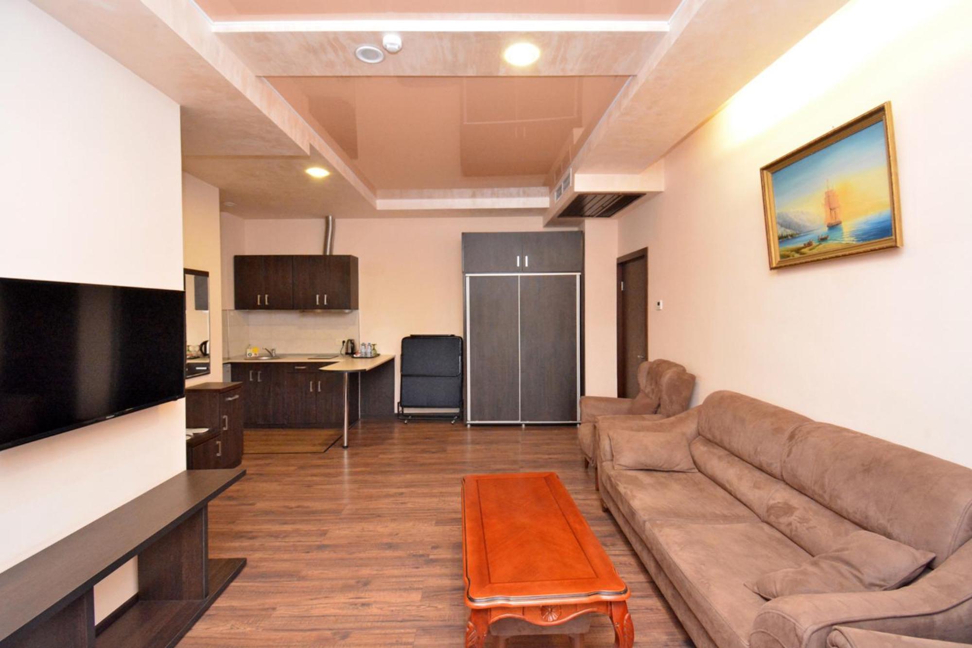 Hotel Partiez เยเรวาน ภายนอก รูปภาพ