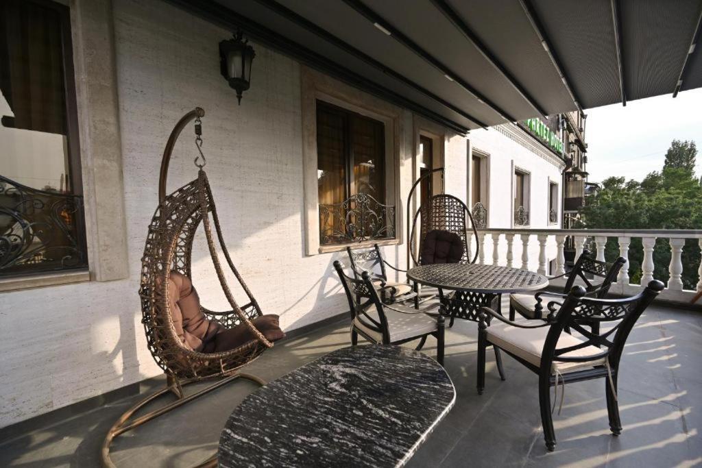 Hotel Partiez เยเรวาน ภายนอก รูปภาพ