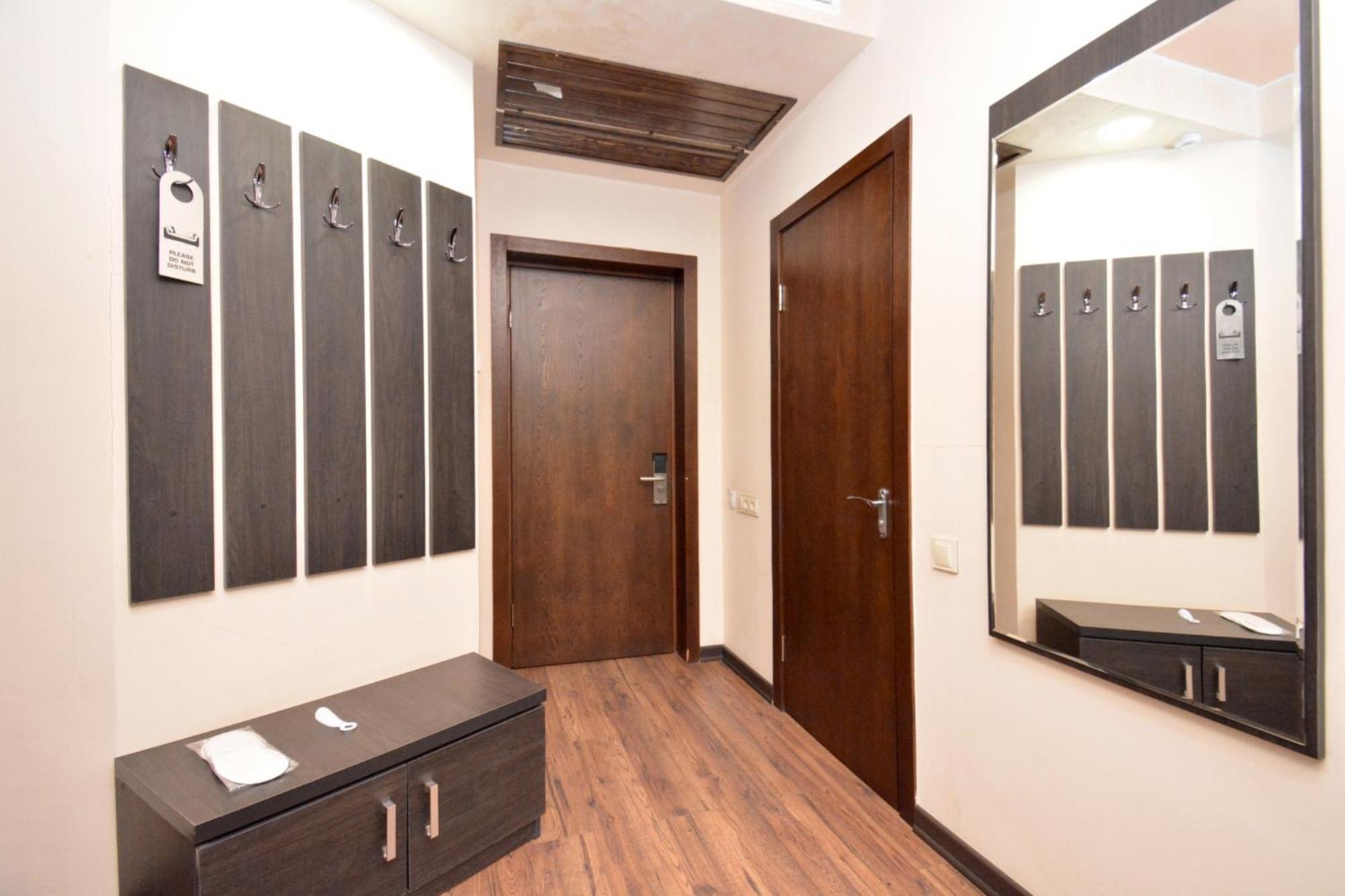 Hotel Partiez เยเรวาน ภายนอก รูปภาพ